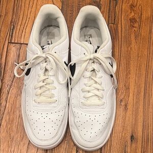 NIKE Court Vision Low Size 11